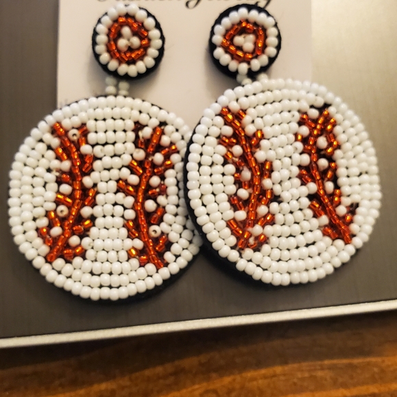 Baseball seed bead earrings! - Picture 1 of 1